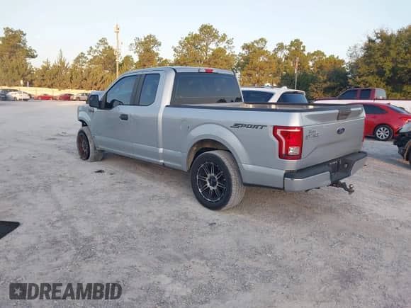 2015 Ford F-150 XL z VIN 1FTEX1CP2FFC03686, wystawiony jako IAAI lot #43359849 z przebiegiem 107 333 mil mil oraz . Historia ofert i sprzedaży dostępna na DreamBid. Obrazek 3.