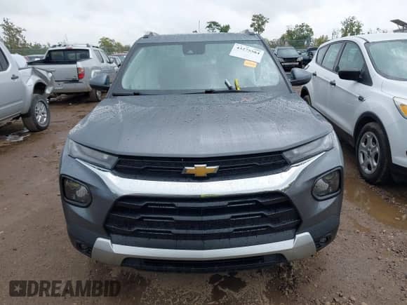 2022 Chevrolet TrailBlazer LT z VIN KL79MPSL9NB081682, wystawiony jako IAAI lot #43275584 z przebiegiem 67 915 mil mil oraz . Historia ofert i sprzedaży dostępna na DreamBid. Obrazek 13.