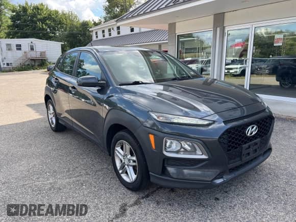 2018 Hyundai Kona SE z VIN KM8K1CAA7JU177889, wystawiony jako IAAI lot #43087670 z przebiegiem 155 774 mil mil oraz . Historia ofert i sprzedaży dostępna na DreamBid. Obrazek 1.
