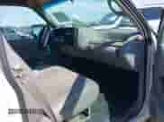 1996 GMC Sierra 1500 z VIN 1GTGC33R4TF018147, wystawiony jako IAAI lot #41612770 z przebiegiem 106 443 mil mil oraz . Historia ofert i sprzedaży dostępna na DreamBid. Obrazek 5.