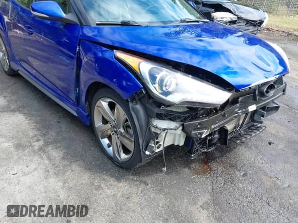 2013 Hyundai Veloster Turbo с VIN KMHTC6AE0DU141811, выставлен на аукционе IAAI как лот 43188913 с пробегом 117 067 миль миль и . История ставок и продаж доступна на DreamBid. Изображение 17.