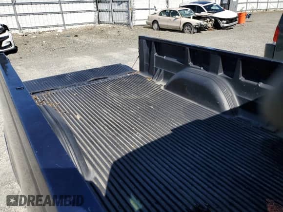 1998 GMC Sierra 1500 z VIN 1GTEC14W8WZ551170, wystawiony jako Copart lot #57386035 z przebiegiem 157 360 mil mil oraz Szkoda całkowita • Salvage title. Historia ofert i sprzedaży dostępna na DreamBid. Obrazek 10.