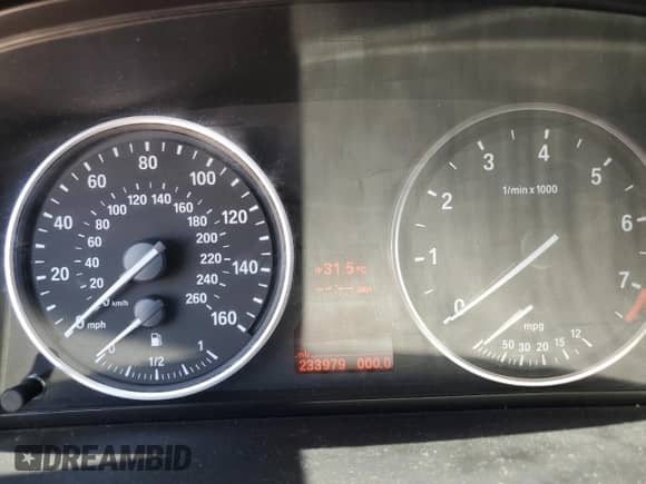 2010 BMW 5 Series 528i z VIN WBANU5C56AC124544, wystawiony jako Copart lot #53671865 z przebiegiem 233 979 mil mil oraz Szkoda całkowita • Salvage title. Historia ofert i sprzedaży dostępna na DreamBid. Obrazek 9.