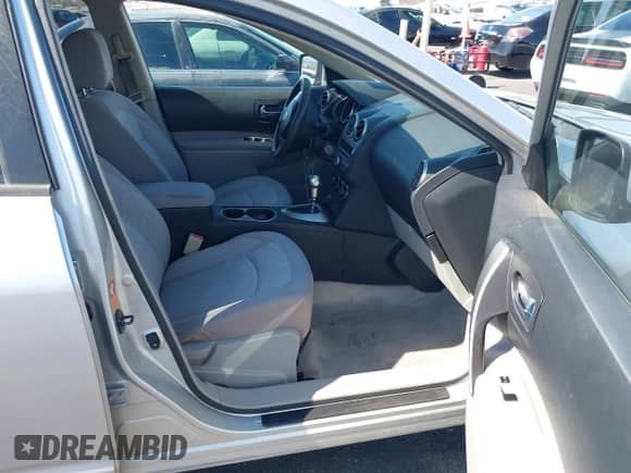 2008 Nissan Rogue S with VIN JN8AS58T48W008643, listed as a IAAI auction lot 43297682 with 93,211 mi miles and . Bid and sale history available at DreamBid. Image 5.