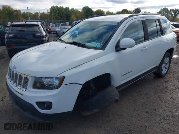 2016 Jeep Compass High Altitude с VIN 1C4NJDEB5GD762568, выставлен на аукционе IAAI как лот 43437672 с пробегом 184 180 миль миль и . История ставок и продаж доступна на DreamBid. Изображение 2.