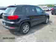 2013 Volkswagen Tiguan SE z VIN WVGAV3AX0DW621305, wystawiony jako IAAI lot #42249707 z przebiegiem 139 500 mil mil oraz . Historia ofert i sprzedaży dostępna na DreamBid. Obrazek 4.