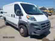 2015 Ram ProMaster Cargo z VIN 3C6TRVAG9FE515579, wystawiony jako IAAI lot #42463455 z przebiegiem 171 332 mil mil oraz . Historia ofert i sprzedaży dostępna na DreamBid. Obrazek 1.