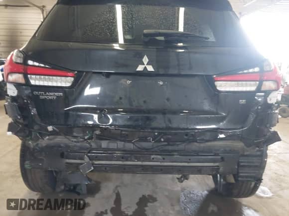 2022 Mitsubishi Outlander SE z VIN JA4APVAU9NU017355, wystawiony jako IAAI lot #42326841 z przebiegiem 41 574 mil mil oraz . Historia ofert i sprzedaży dostępna na DreamBid. Obrazek 6.