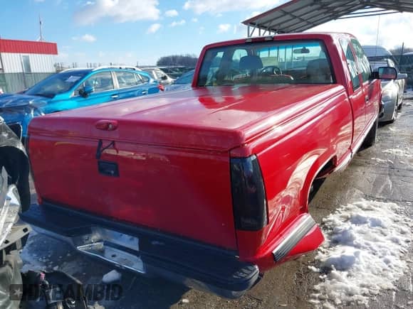 1997 Chevrolet Silverado 1500 с VIN 2GCEC19W9V1112124, выставлен на аукционе IAAI как лот 41254007 с пробегом 2 037 722 миль миль и . История ставок и продаж доступна на DreamBid. Изображение 16.