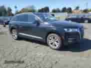 2017 Audi Q7 Premium Plus z VIN WA1LAAF76HD012513, wystawiony jako Copart lot #82142905 z przebiegiem 104 981 mil mil oraz Szkoda całkowita • Salvage title. Historia ofert i sprzedaży dostępna na DreamBid. Obrazek 4.