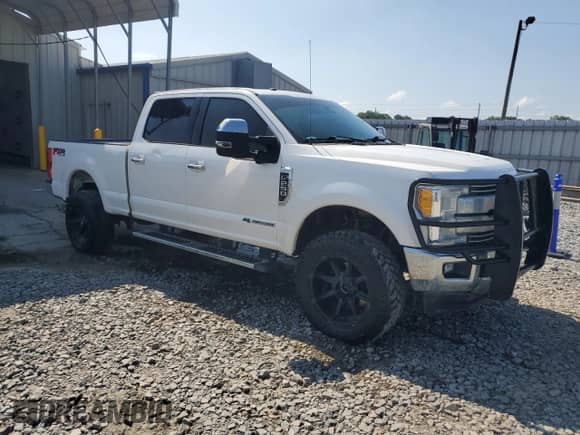 2017 Ford F-250 Lariat с VIN 1FT7W2BT8HED82681, выставлен на аукционе Copart как лот 68648725 с пробегом 271 556 миль миль и Чистый • Clean title. История ставок и продаж доступна на DreamBid. Изображение 4.