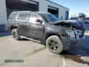 2020 Chevrolet Tahoe LS z VIN 1GNSKAKCXLR103921, wystawiony jako Copart lot #42492935 z przebiegiem 86 916 mil mil oraz Szkoda całkowita • Salvage title. Historia ofert i sprzedaży dostępna na DreamBid. Obrazek 4.