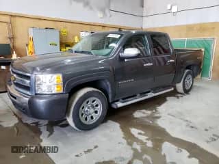 2011 Chevrolet Silverado 1500 LS z VIN 3GCPKREA7BG220734, wystawiony jako Copart lot #54960365 z przebiegiem 131 160 mil mil oraz Czysty tytuł • Clean title. Historia ofert i sprzedaży dostępna na DreamBid. Obrazek 1.