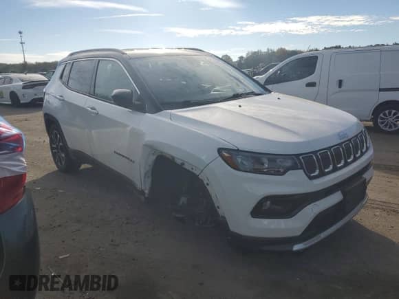 2022 Jeep Compass Limited with VIN 3C4NJDCB7NT214517, listed as a Copart auction lot 82420765 with 16,203 mi miles and Salvage title. Bid and sale history available at DreamBid. Image 4.