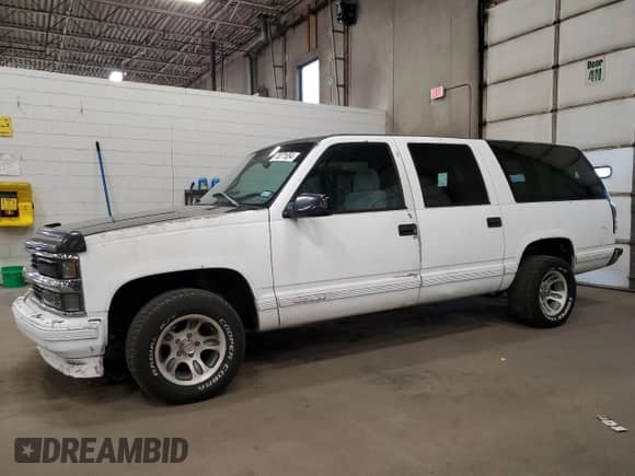 1998 Chevrolet Suburban с VIN 1GNEC16R3WJ314003, выставлен на аукционе Copart как лот 78271654 с пробегом 283 661 миль миль и Чистый • Clean title. История ставок и продаж доступна на DreamBid. Изображение 1.