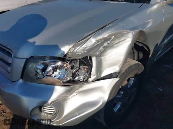 2004 Toyota Highlander with VIN JTEDP21A840030655, listed as a IAAI auction lot 43422550 with 243,861 mi miles and . Bid and sale history available at DreamBid. Image 6.