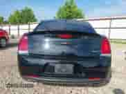 2019 Chrysler 300 S с VIN 2C3CCABT5KH634277, выставлен на аукционе IAAI как лот 42751477 с пробегом 79 972 миль миль и . История ставок и продаж доступна на DreamBid. Изображение 17.