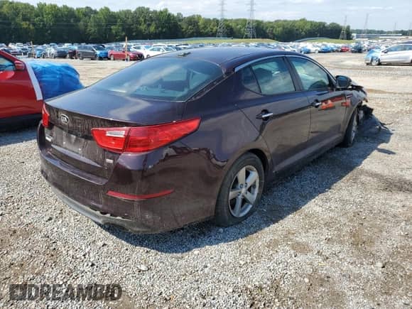 2015 Kia Optima LX with VIN 5XXGM4A74FG388685, listed as a Copart auction lot 71215895 with 122,320 mi miles and Clean title. Bid and sale history available at DreamBid. Image 3.