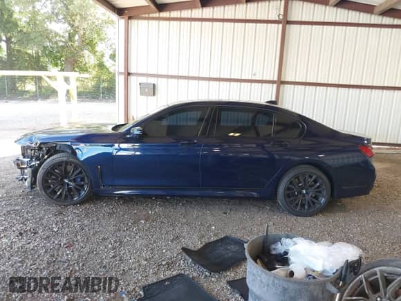 2022 BMW 7 Series 750i xDrive with VIN WBA7U2C06NCJ33827, listed as a IAAI auction lot 42712867 with 55,469 mi miles and . Bid and sale history available at DreamBid. Image 15.