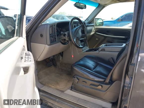 2003 Chevrolet Suburban Z71 с VIN 1GNFK16T33J111031, выставлен на аукционе IAAI как лот 42075752 с пробегом 238 307 миль миль и . История ставок и продаж доступна на DreamBid. Изображение 5.