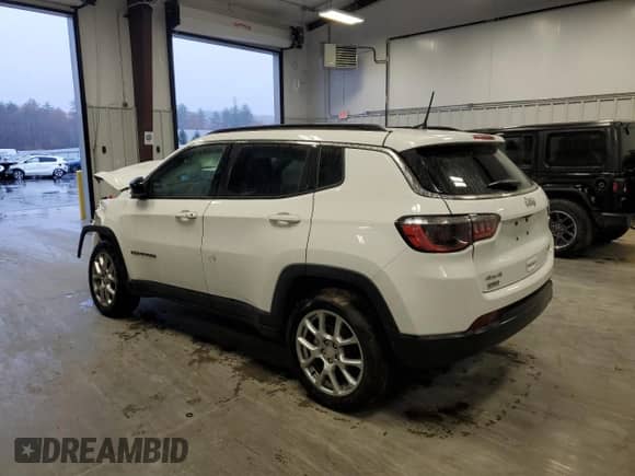2024 Jeep Compass Latitude Lux с VIN 3C4NJDFN0RT103948, выставлен на аукционе Copart как лот 78613254 с пробегом 5 647 миль миль и Списание • Salvage title. История ставок и продаж доступна на DreamBid. Изображение 2.