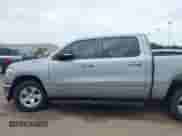 2020 Ram 1500 Big Horn z VIN 1C6RREFT6LN405841, wystawiony jako IAAI lot #42591404 z przebiegiem 73 605 mil mil oraz . Historia ofert i sprzedaży dostępna na DreamBid. Obrazek 14.