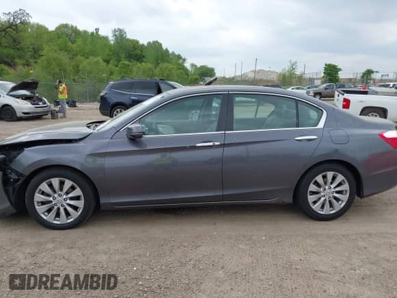 2013 Honda Accord EX-L z VIN 1HGCR2F81DA204822, wystawiony jako IAAI lot #42263394 z przebiegiem 194 131 mil mil oraz . Historia ofert i sprzedaży dostępna na DreamBid. Obrazek 14.