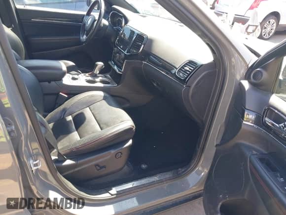 2020 Jeep Grand Cherokee Trailhawk with VIN 1C4RJFLG7LC384524, listed as a IAAI auction lot 42312713 with 50,221 mi miles and . Bid and sale history available at DreamBid. Image 5.