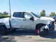 2022 Chevrolet Silverado 1500 Custom Trail Boss z VIN 3GCPYCEK4NG118395, wystawiony jako IAAI lot #42544321 z przebiegiem 90 545 mil mil oraz . Historia ofert i sprzedaży dostępna na DreamBid. Obrazek 6.