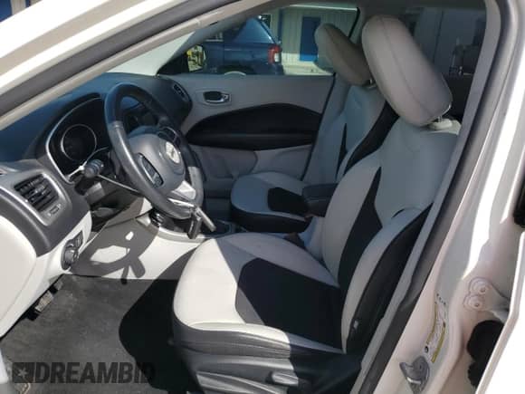 2019 Jeep Compass Altitude with VIN 3C4NJCBB6KT679538, listed as a Copart auction lot 86780275 with 51,477 mi miles and Non repairable. Bid and sale history available at DreamBid. Image 7.