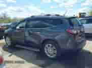 2013 Chevrolet Traverse LT z VIN 1GNKRGKD4DJ128028, wystawiony jako IAAI lot #42000318 z przebiegiem 188 812 mil mil oraz . Historia ofert i sprzedaży dostępna na DreamBid. Obrazek 14.