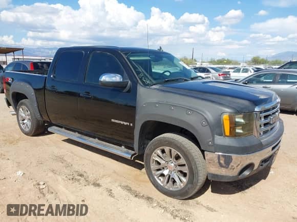 2008 GMC Sierra 1500 Work Truck with VIN 2GTEK133X81124918, listed as a IAAI auction lot 43109130 with 171,187 mi miles and . Bid and sale history available at DreamBid. Image 1.