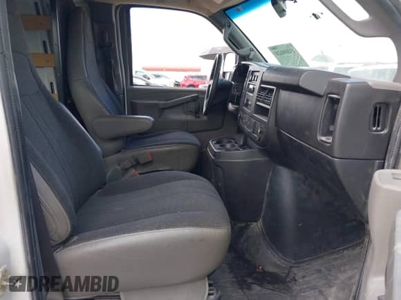 2020 Chevrolet Express Cargo с VIN 1GCWGAFG2L1182671, выставлен на аукционе IAAI как лот 43309626 с пробегом 151 139 миль миль и . История ставок и продаж доступна на DreamBid. Изображение 5.