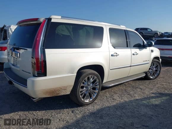 2012 Cadillac Escalade ESV Luxury с VIN 1GYS3HEF2CR123885, выставлен на аукционе IAAI как лот 41942577 с пробегом 181 166 миль миль и . История ставок и продаж доступна на DreamBid. Изображение 4.