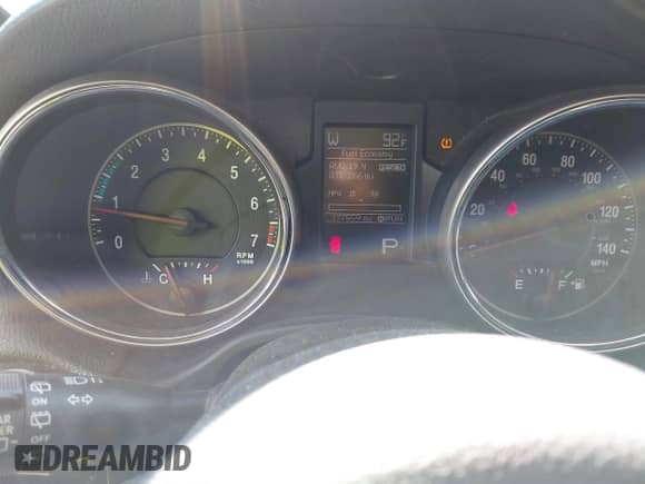 2011 Jeep Grand Cherokee Laredo z VIN 1J4RR4GG4BC586012, wystawiony jako IAAI lot #42973094 z przebiegiem 177 559 mil mil oraz . Historia ofert i sprzedaży dostępna na DreamBid. Obrazek 7.