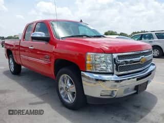 2013 Chevrolet Silverado 1500 LT z VIN 1GCRCSE08DZ116051, wystawiony jako IAAI lot #42641550 z przebiegiem 153 251 mil mil oraz . Historia ofert i sprzedaży dostępna na DreamBid. Obrazek 1.