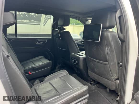 2022 Chevrolet Suburban Z71 с VIN 1GNSKDKD6NR150067, выставлен на аукционе Copart как лот 61865615 с пробегом 73 416 миль миль и Чистый • Clean title. История ставок и продаж доступна на DreamBid. Изображение 6.