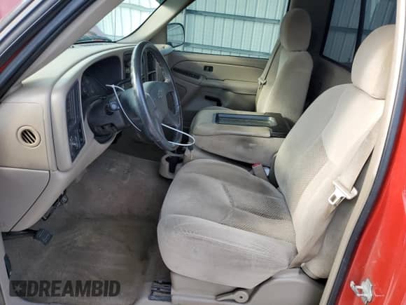 2005 Chevrolet Silverado 1500 z VIN 1GCEC14T85Z331547, wystawiony jako Copart lot #88921415 z przebiegiem 174 810 mil mil oraz Czysty tytuł • Clean title. Historia ofert i sprzedaży dostępna na DreamBid. Obrazek 7.