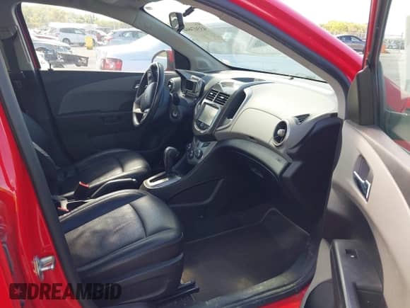 2015 Chevrolet Sonic LTZ с VIN 1G1JE6SBXF4112595, выставлен на аукционе IAAI как лот 43347444 с пробегом 100 321 миль миль и . История ставок и продаж доступна на DreamBid. Изображение 5.