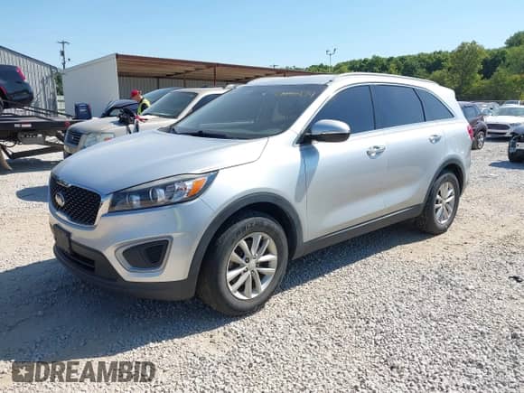 2016 Kia Sorento L with VIN 5XYPG4A3XGG012624, listed as a IAAI auction lot 43051374 with 117,339 mi miles and . Bid and sale history available at DreamBid. Image 2.