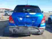 2016 Chevrolet Trax LS z VIN KL7CJKSB7GB718502, wystawiony jako IAAI lot #43375133 z przebiegiem 61 282 mil mil oraz . Historia ofert i sprzedaży dostępna na DreamBid. Obrazek 6.
