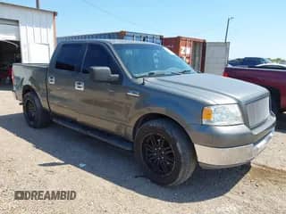 2005 Ford F-150 XLT z VIN 1FTPW12535KE13084, wystawiony jako IAAI lot #43150979 z przebiegiem 221 892 mil mil oraz . Historia ofert i sprzedaży dostępna na DreamBid. Obrazek 1.