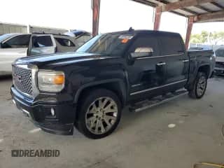 2015 GMC Sierra 1500 Denali z VIN 3GTU2WEC8FG475255, wystawiony jako Copart lot #68996205 z przebiegiem Nie podano mil oraz Szkoda całkowita • Salvage title. Historia ofert i sprzedaży dostępna na DreamBid. Obrazek 1.