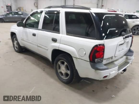 2007 Chevrolet TrailBlazer LT z VIN 1GNDT13S872291493, wystawiony jako IAAI lot #43500129 z przebiegiem 130 000 mil mil oraz . Historia ofert i sprzedaży dostępna na DreamBid. Obrazek 3.