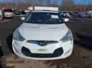 2012 Hyundai Veloster w/Gray Int z VIN KMHTC6AD3CU051669, wystawiony jako IAAI lot #41421833 z przebiegiem 170 000 mil mil oraz . Historia ofert i sprzedaży dostępna na DreamBid. Obrazek 6.