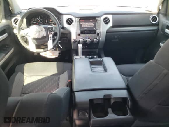 2020 Toyota Tundra SR с VIN 5TFUY5F17LX940220, выставлен на аукционе Copart как лот 81098635 с пробегом 47 102 миль миль и Списание • Salvage title. История ставок и продаж доступна на DreamBid. Изображение 8.