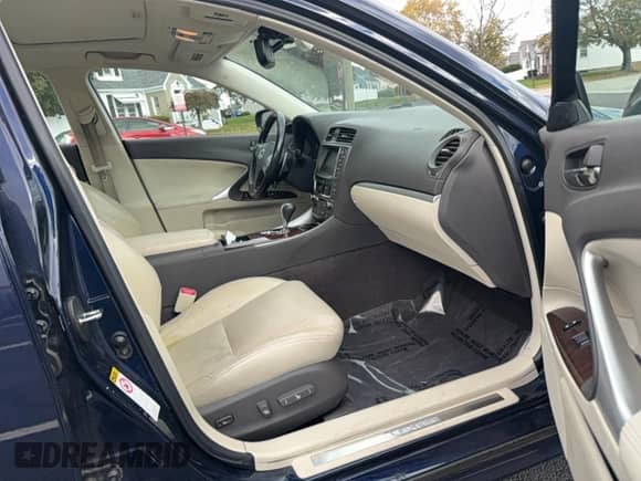 2012 Lexus IS 250 z VIN JTHCF5C26C5052907, wystawiony jako Copart lot #90293635 z przebiegiem 296 299 mil mil oraz Czysty tytuł • Clean title. Historia ofert i sprzedaży dostępna na DreamBid. Obrazek 5.