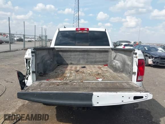 2014 Ram 1500 Big Horn z VIN 1C6RR7LT9ES231624, wystawiony jako IAAI lot #41867542 z przebiegiem 195 414 mil mil oraz . Historia ofert i sprzedaży dostępna na DreamBid. Obrazek 17.