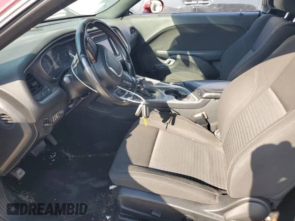 2021 Dodge Challenger SXT z VIN 2C3CDZAG3MH586992, wystawiony jako Copart lot #71244285 z przebiegiem 83 771 mil mil oraz Szkoda całkowita • Salvage title. Historia ofert i sprzedaży dostępna na DreamBid. Obrazek 7.