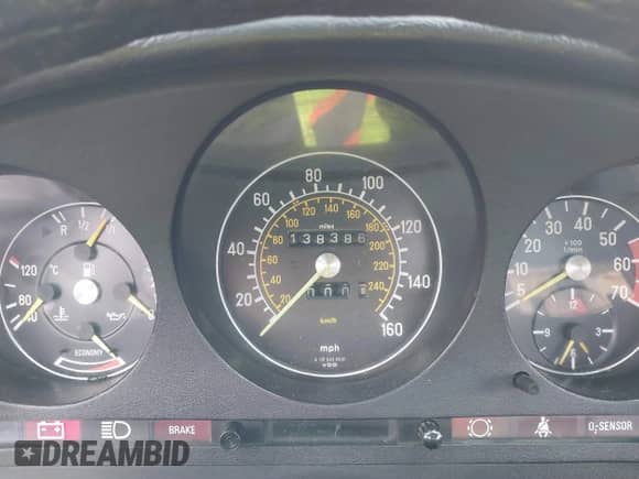 1983 Mercedes-Benz 380 SL with VIN WDBBA45A0DB024774, listed as a IAAI auction lot 41882815 with 138,386 mi miles and . Bid and sale history available at DreamBid. Image 7.